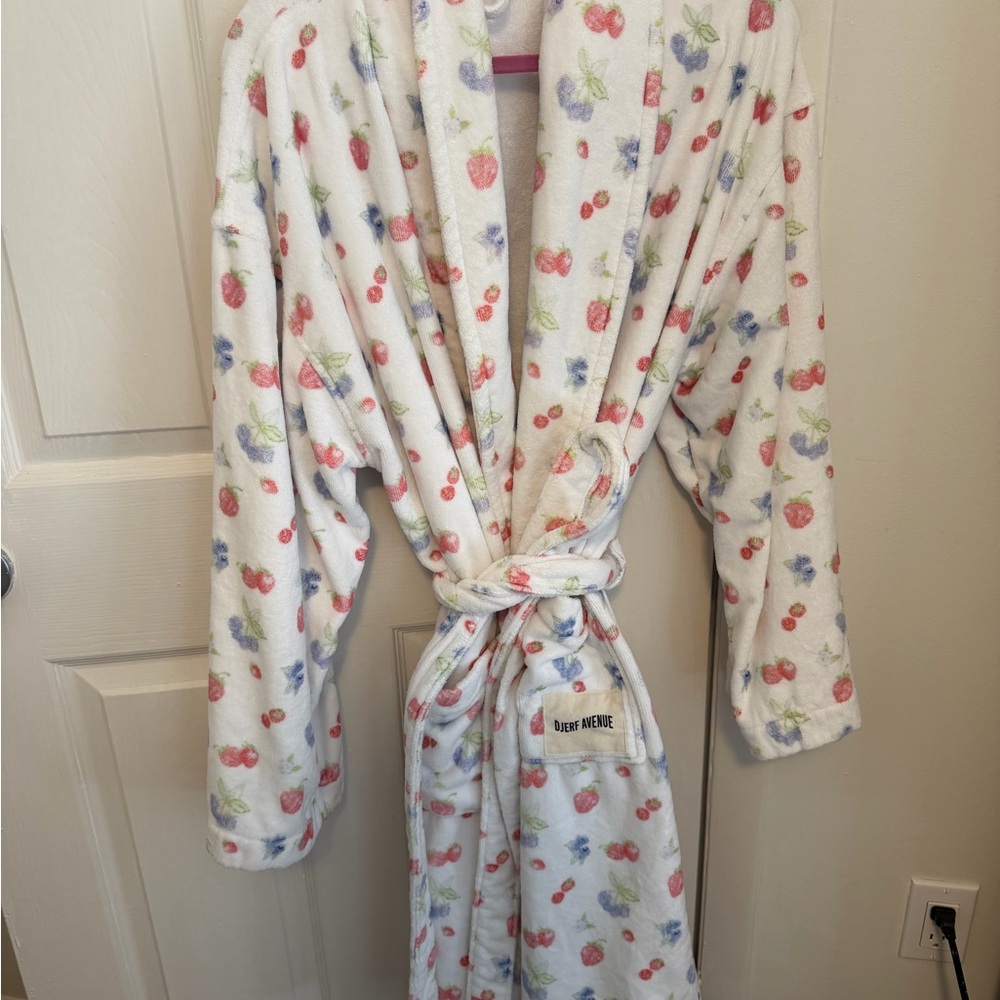 Djerf Avenue Summer Berries Robe